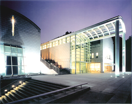 아름다운 조형미가 돋보이는 영은미술관 야경.