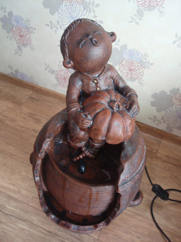 물을 이용한 실내 장식품 또한 가습기를 대체할 수 있는 수단이다.