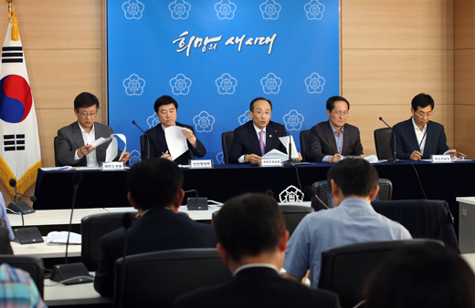 추경호(가운데) 국무조정실장이 지난 22일 오후 서울 세종로 정부서울청사에서 