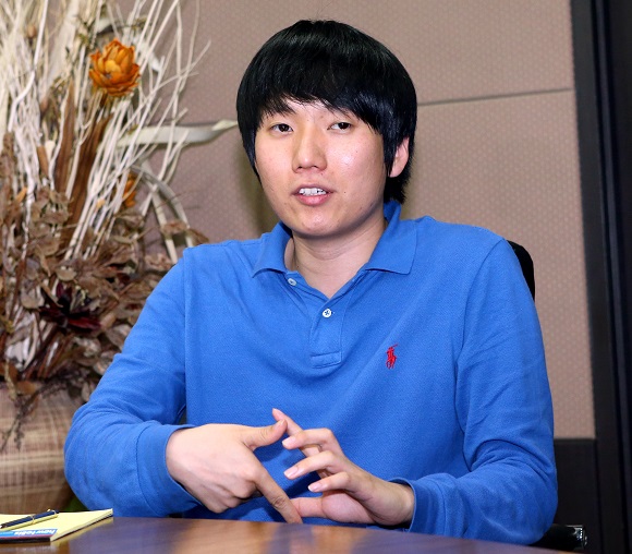 레드빠나나 이자연 대표. 사람들이 여권사진 하면 포켓스튜디오를 떠올릴 정도로 만들겠다는 포부다.