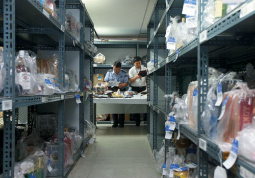 관세청은 지난 7월 14일부터 해외직구 물품 반품을 개인이 직접 할 수 있게 개선했다. 사진은 인천공항세관 창고에 유치된 물품들. (사진=위클리공감)