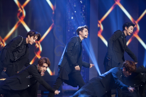 이