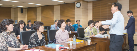 좋아하는 일을 누군가와 공유한다는 것 자체만으로도 기쁨이다. 게다가 노래를 부르다보면 하루의 피로도 공기 중으로 흩어지고 홀가분해지니, 이보다 좋은 힐링이 있을까 싶다.