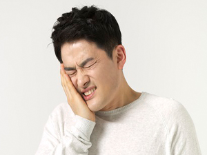 이빨이 아픈 남자