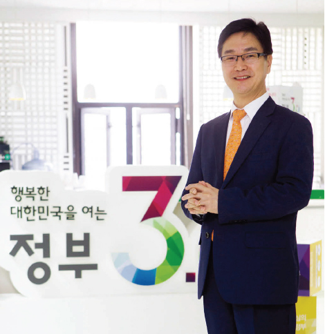 심덕섭 실장은 “정부3.0은 정부 운영방식을 국가 중심에서 국민 중심으로 바꾸는 전면적 혁신”이라고 강조했다.