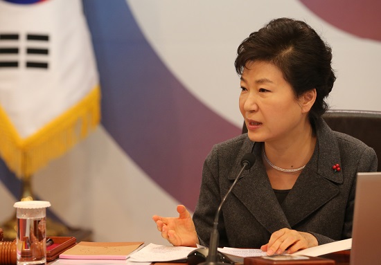 박근혜 대통령이 8일 오전 청와대에서 열린 제53회 국무회의에서 모두발언하고 있다. (사진=저작권자(c)연합뉴스.무단전재-재배포금지) 