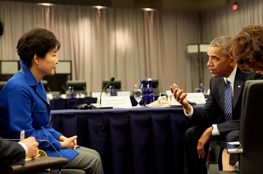 박근혜 대통령과 버락 오바마 미국 대통령이 지난 3월 31일 오전(현지시간) 미국 워싱턴 컨벤션센터에서 한·미 정상회담을 하고 있다.