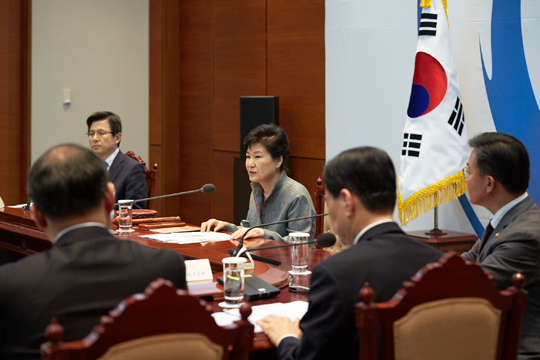 박근혜 대통령이 28일 청와대에서 국가안전보장회의(NSC)를 주재하고 있다. (사진=청와대)