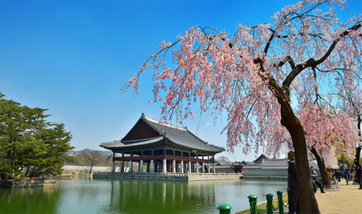 경복궁 경회루.