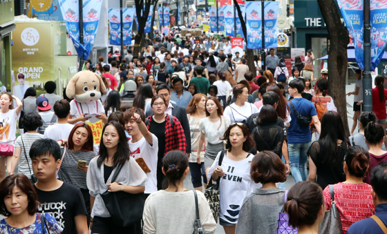 메르스로 위축됐던 방한시장은 정부의 선제적 대응에 따라 관광산업을 조기 정상화시켰다. 