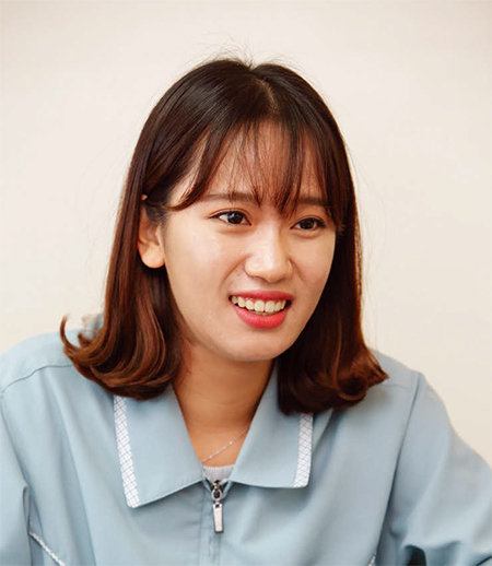 IPP형 일·학습병행제 학습근로자로 영진약품공업에서 일하고 있는 정유진 씨는 “사회에 나가기에 앞서 먼저 실무를 경험하면서 내 적성에 맞는지도 확인해볼 수 있고, 실무 경험 자체가 나의 경쟁력이 되어 좋다”고 말했다.