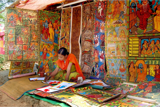 인도 서뱅갈주 메디리푸르 지역의 마을 스토리텔링 전통을 활용한 두루마리 그림 전시？판매.