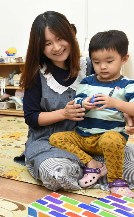 맞춤형 보육은 부모의 사정에 맞게 ‘종일반’과 ‘맞춤반’으로 나눠 어린이집을 이용하는 제도이다.(제공=국무조정실)