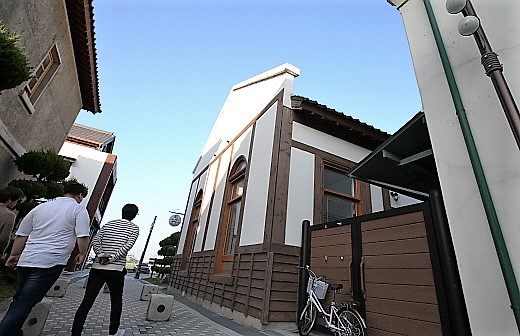군산 근대역사박물관을 중심으로 근대미술관, 근대건축관 등 근대문화거리가 조성돼 있다.