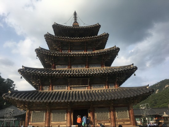 충청북도 보은군 속리산 법주사.