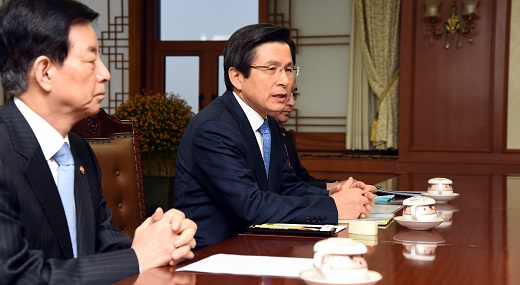 황교안 국무총리가 31일 오전 서울 세종로 정부서울청사에서 부총리 협의회를 주재하고 있다.