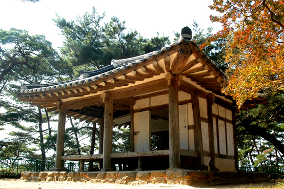 전라남도 담양군 남면 지곡리에 있는 식영정. 산행 뒤 정자에 앉아 선비행세를 해도 좋을 듯 하다.