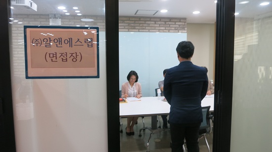 대전창조경제혁신센터의 경우 청년채용의 날 행사에서 얻은 아이디어를 바탕으로 구직자를 위한 다양한 사업들을 도입했다. 