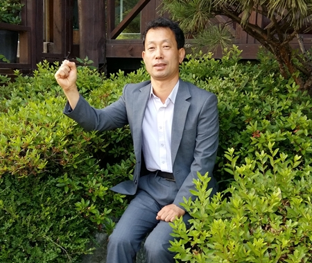 조원표 선생은 ‘내가 쓰는 아빠 엄마 자서전’ 스토리 공모전에서 지난 10월 국민대통합위원장상을 받았다.