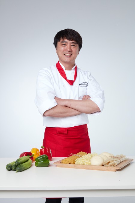 ㈜ 치즈명가의 전성호 대표.