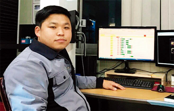 아르바이트로 시작된 이현배 씨의 ‘금형 인생’은 기능공 출신 관리자가 되면서 17년 만에 꽃을 피웠다.