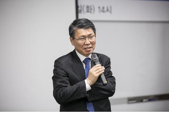 한국투자공사(KIC)의 역할과 비전에 대해 설명하는 한국투자공사 은성수 사장.
