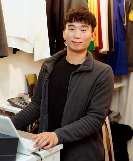 동대문 패션의 계보를 잇는 여성의류 CEO가 꿈인 이성현 씨.
