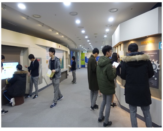 증권박물관 관람 모습.(사진=증권박물관 홈페이지)