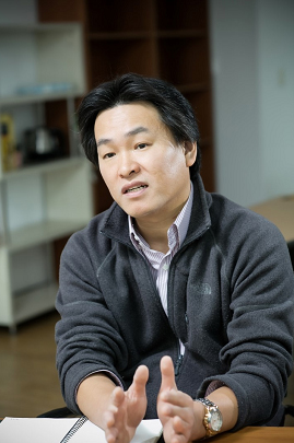 칼로스인터내셔널 임창순 대표는 자체생산한 초극세사 수세미의 판로확산에 동분서주 하다 공영홈쇼핑을 만나 기업경영에 터닝포인트를 만났다고 말했다.