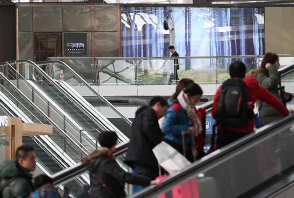 인천공항 교통센터 1층에 위치한 국내 최초 캡슐호텔 
