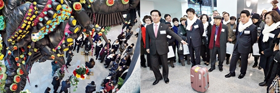 1,2,3층에 전시되어 있는 작품들을 설명을 들으며 관람하고 있다.