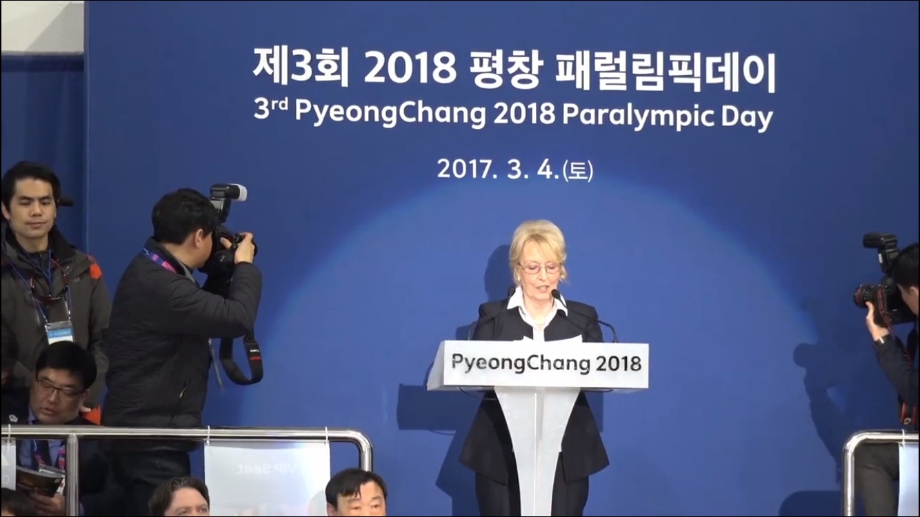 케이트 케이스네스 세계컬링연맹 회장