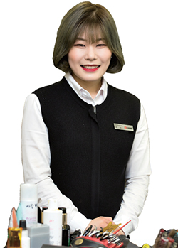 헤어디자이너 김현아 직원.