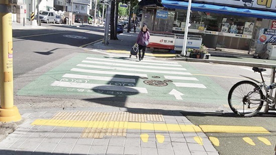 등하교길의 안전이 걱정이다.