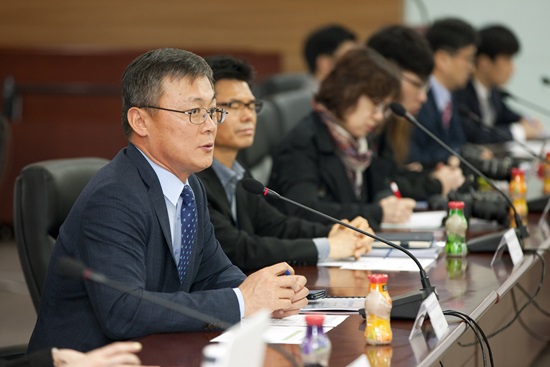 미래창조과학부 강성주 정보통신산업정책관이 인사말을 하고 있다.