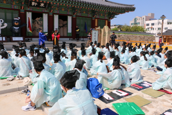 [율곡이이, 인재를 뽑다] 100여 명의 인재들이 과거시험 체험행사에 참여했다.