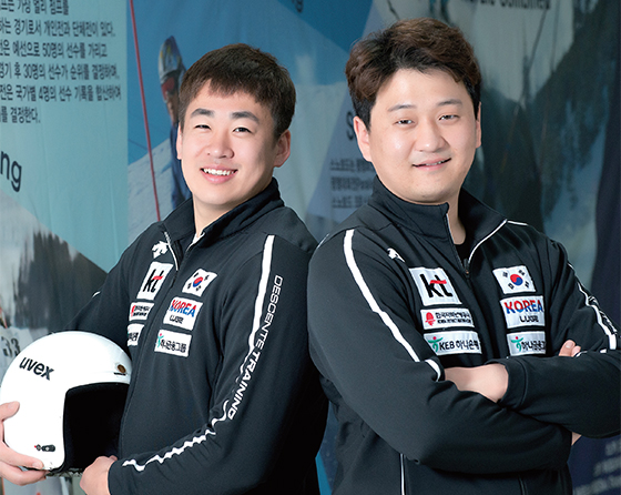 박진용 선수(왼쪽)와 주세기 코치.