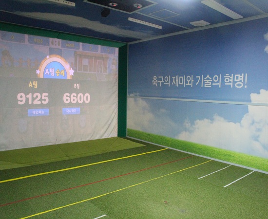 A팀과 B팀으로 나뉘어 수업에 참여함기에 팀워크를 형성 할 수 있다.