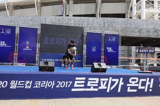 축구프리스타일 공연.