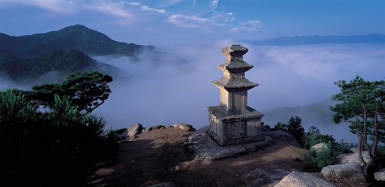 용장사지(용장사곡) 삼층석탑.