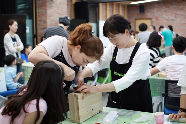 공방에서와는 달리 인자한 엄마의 마음으로 프로그램을 진행했다
