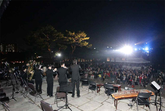 2016 창경궁 야간 특별관람 고궁 음악회 특별 공연 모습. (사진 = 문화재청)