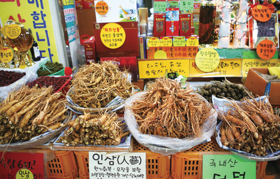 진안 재래시장에 나온 인삼.