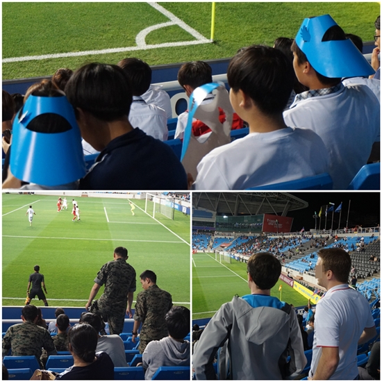 교복을 입은 학생, 군인, 자국을 응원하는 미국인들의 응원 모습이 인상적이었다.
