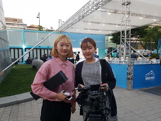 국민마이크에 참여한 수순한 목소리의 학생들입니다.