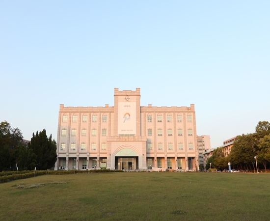전북대학교 도서관에서 인터뷰를 진행했다.