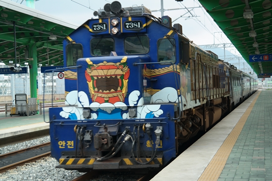내일로 티켓으로 할인받아 탈 수 있는 S-트레인.
