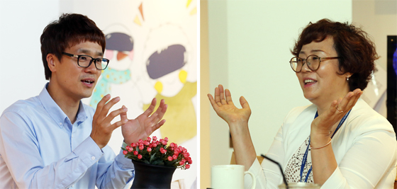 마을공방 사업에 뜻을 모은 김지순 대전시 동구 경제과 계장(오른쪽)과 임병걸 (주)커피큐브 대표이사. 
