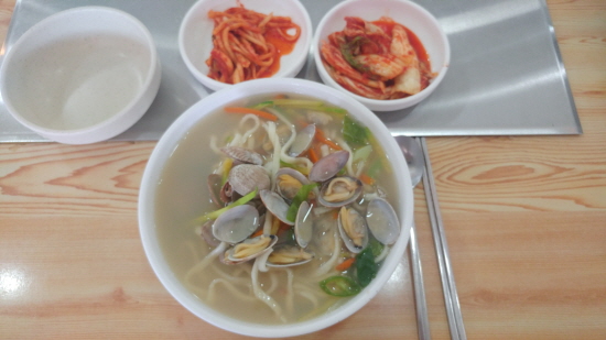 제부도 입구에서 맛본 맛있는 바지락 칼국수