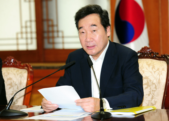 이낙연 국무총리가 24일 서울 세종로 정부서울청사에서 열린 국정현안점검조정회의에서 발언하고 있다.